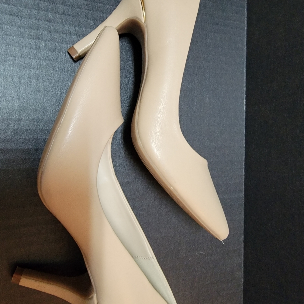 NWOT- Jones New York Heels